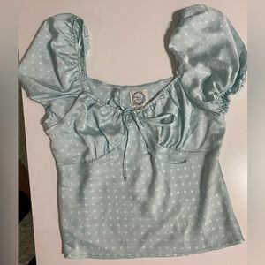 Sold on ēbay🤫go check me out! Same items at cheaper prices! Username: jasua_34